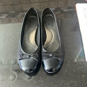 Bella ballet flats size 6